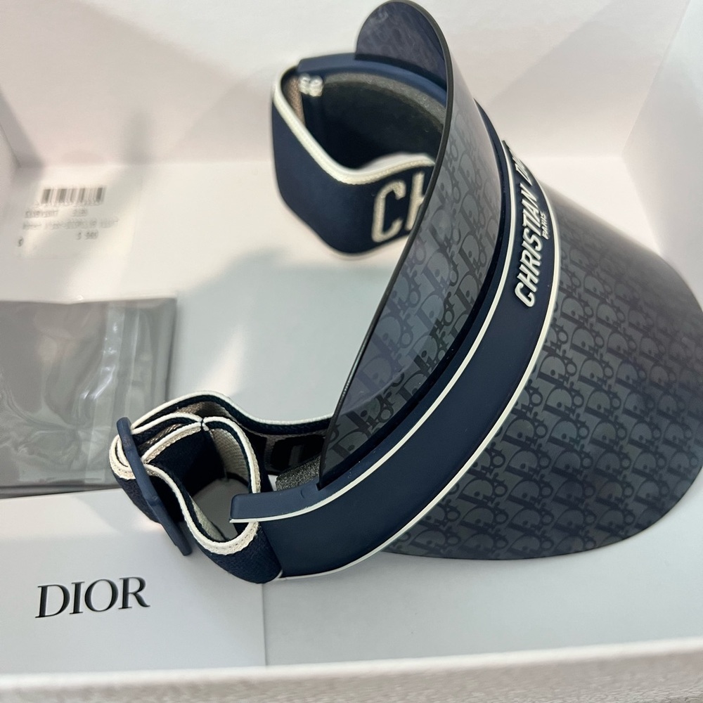 Woman’s Christian Dior visor